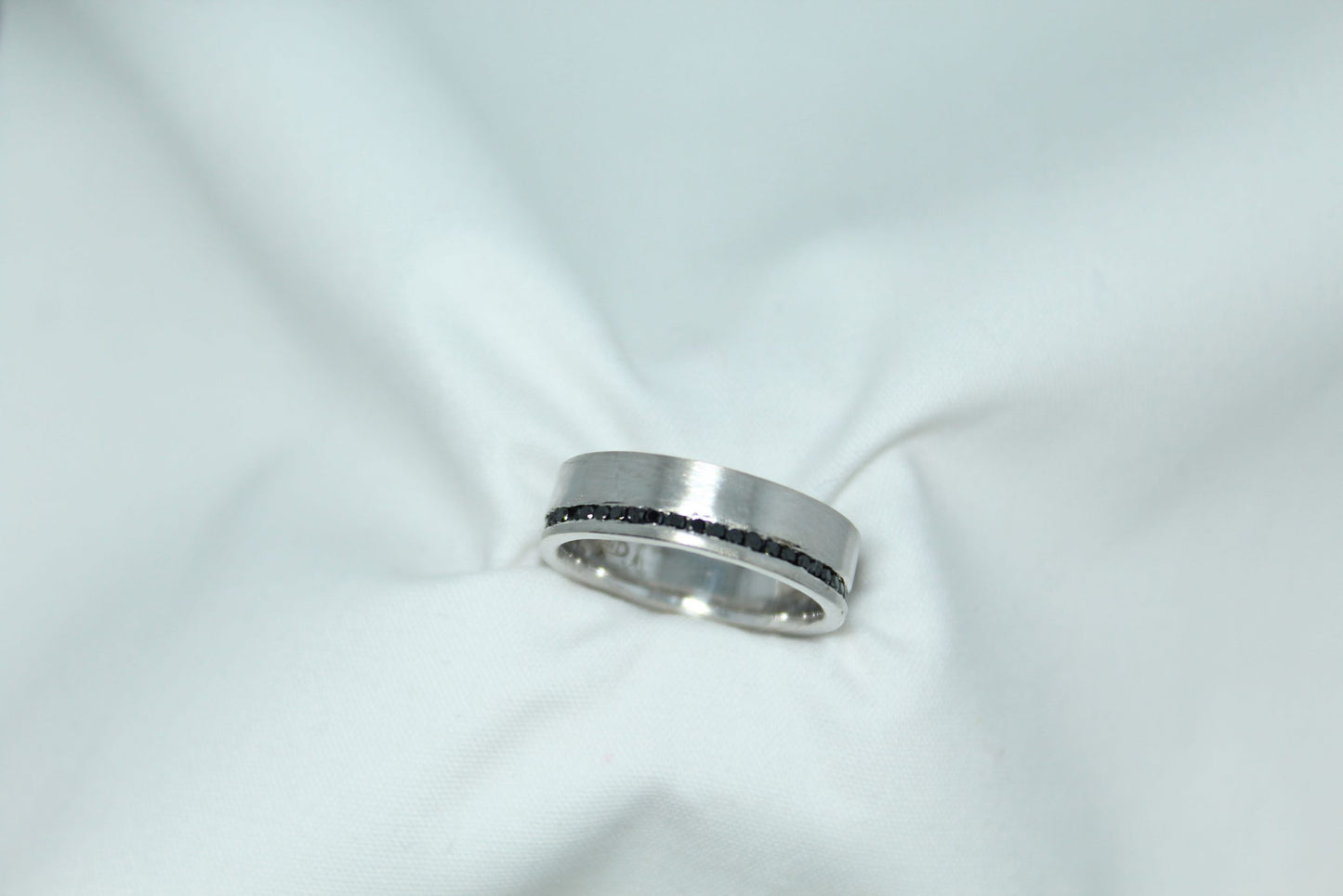Black Dia .75cttw Custom Wed Band 6mm 14kwg 7.32g