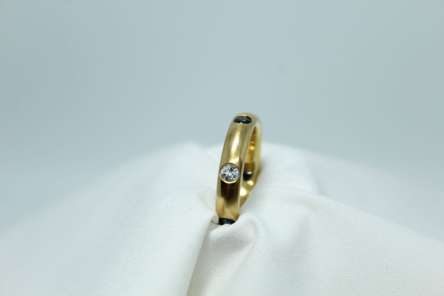 Gypsy Set Sapp/Aqua Eternity Band 18KYG 6g Sz7