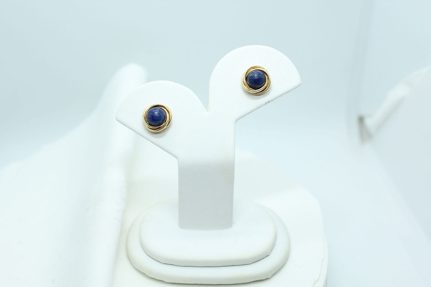 14KT YG LAPIS STUDS