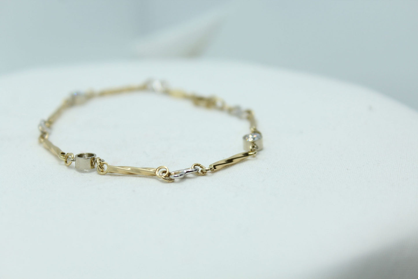 DIAMOND BEZEL, TWIST BRAC 14KT, 1.32 CTTW