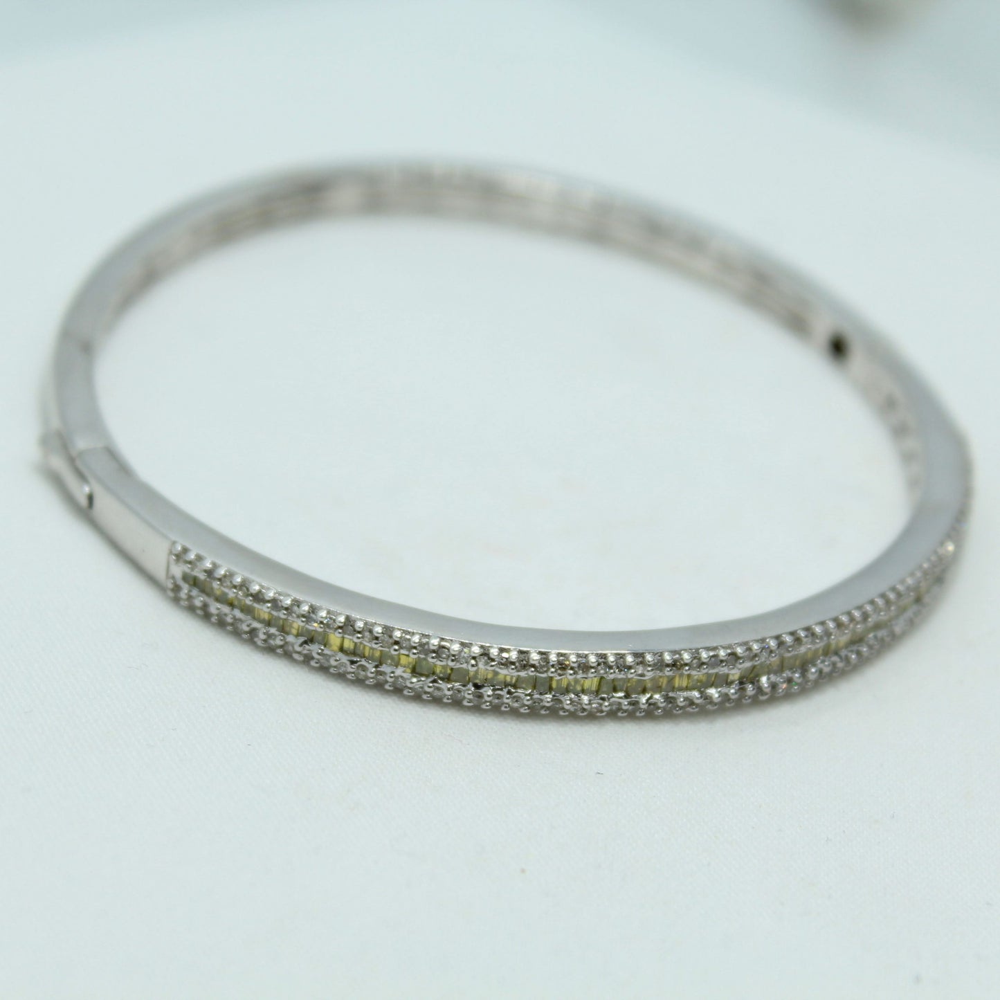 2 CT YELLOW/WHT DIA