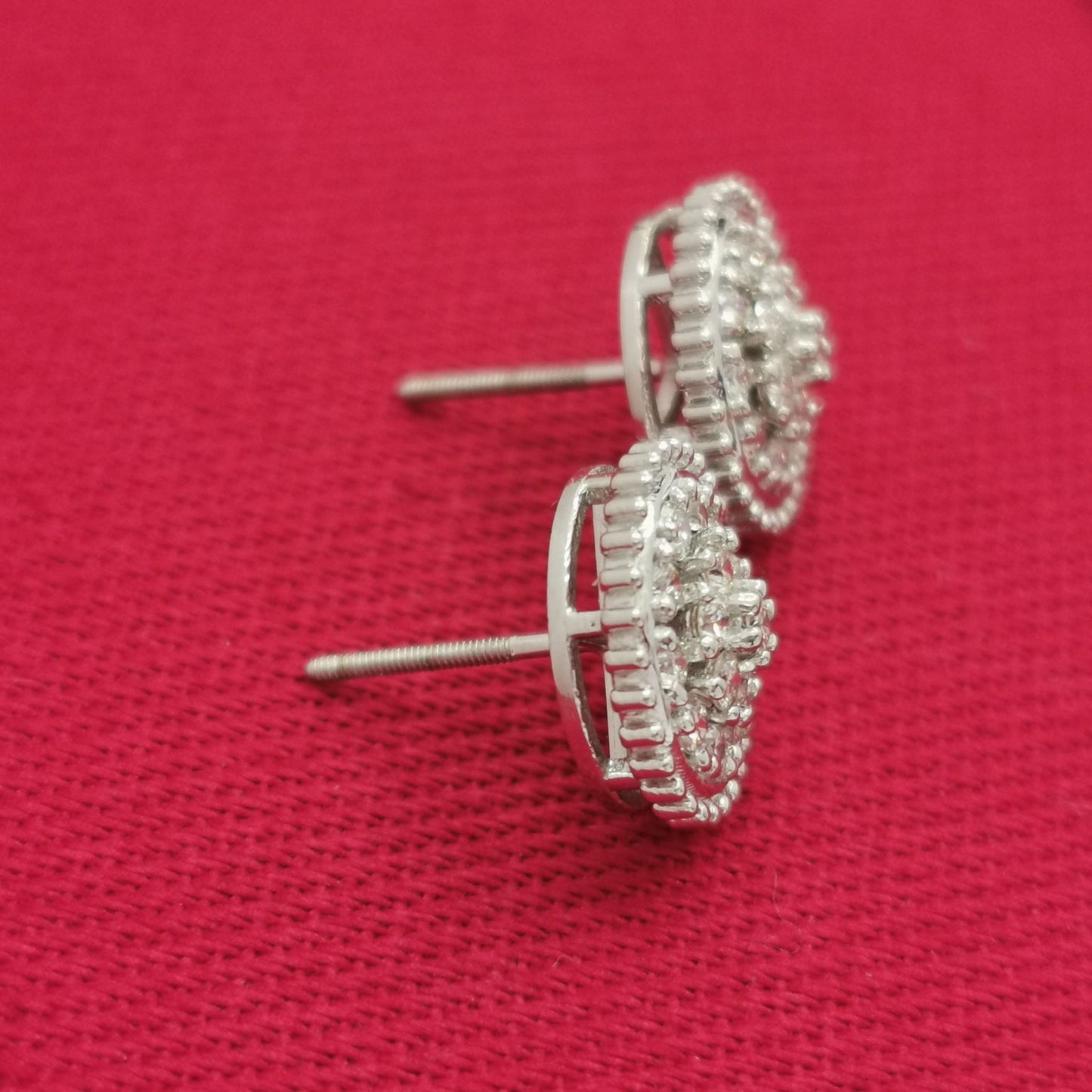 ER 0019: White Gold 14K 1.00 D VVS2 Natural