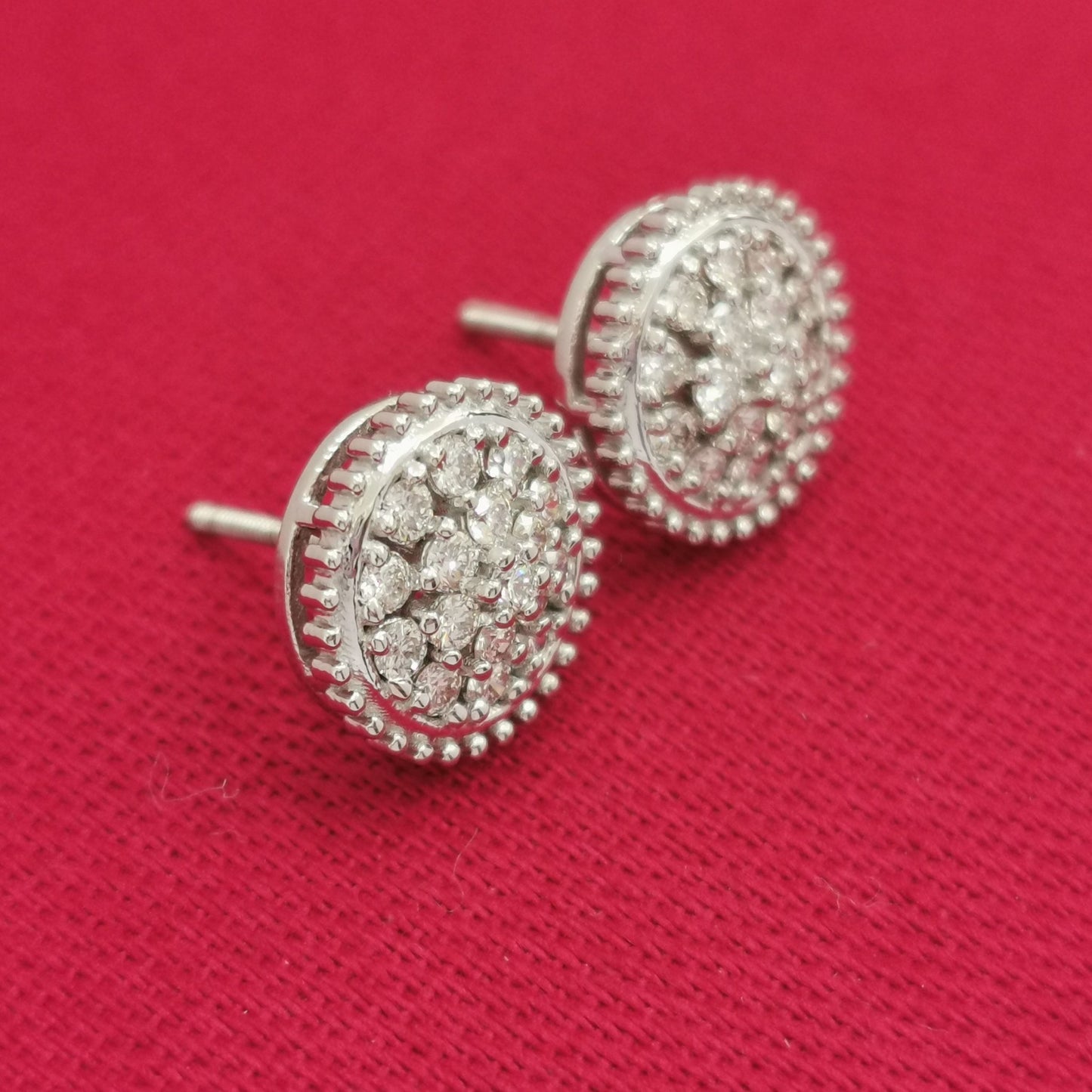 ER 0019: White Gold 14K 1.00 D VVS2 Natural