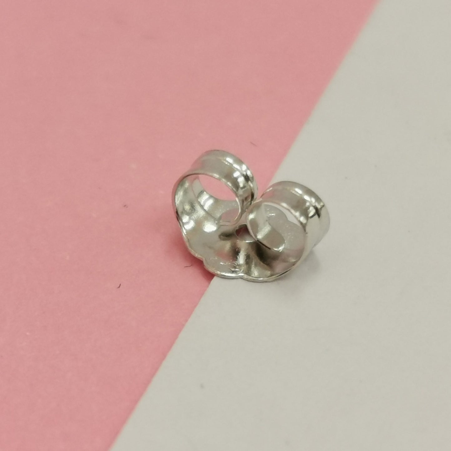 ER 050CTWGPB: White Gold 14K 0.50CT F VVS2 Natural