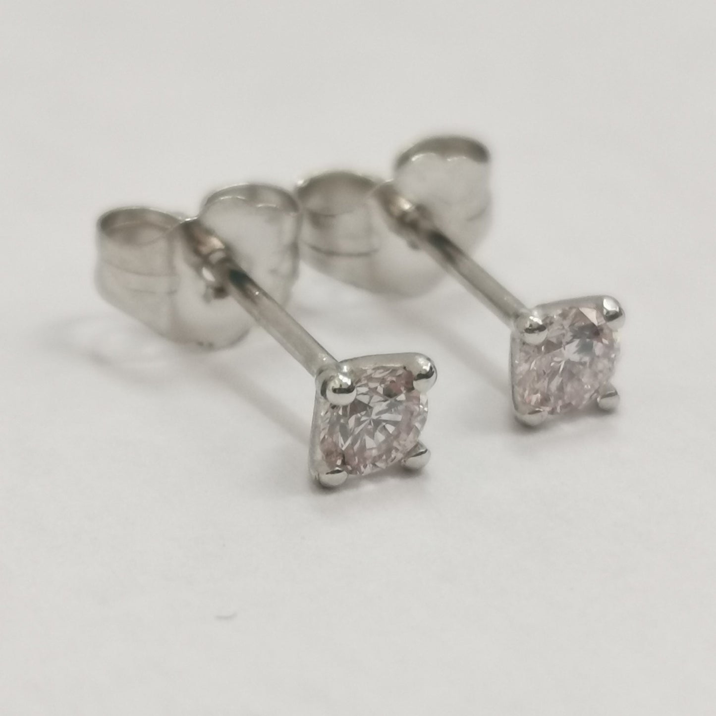 ER 025CTWGPB: White Gold 14K 0.25 VS1 Natural Fancy Pink