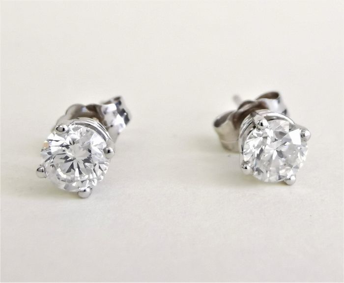 ES061DVS1VS2NATURAL: White Gold 14K ROUND BRILLIANT 0.61 D VS1-VS2 NATURAL