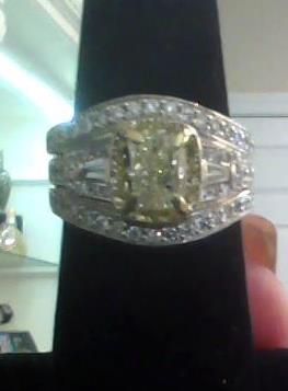 Canary Diamond Ring Set in 18k Two-Tone Gold