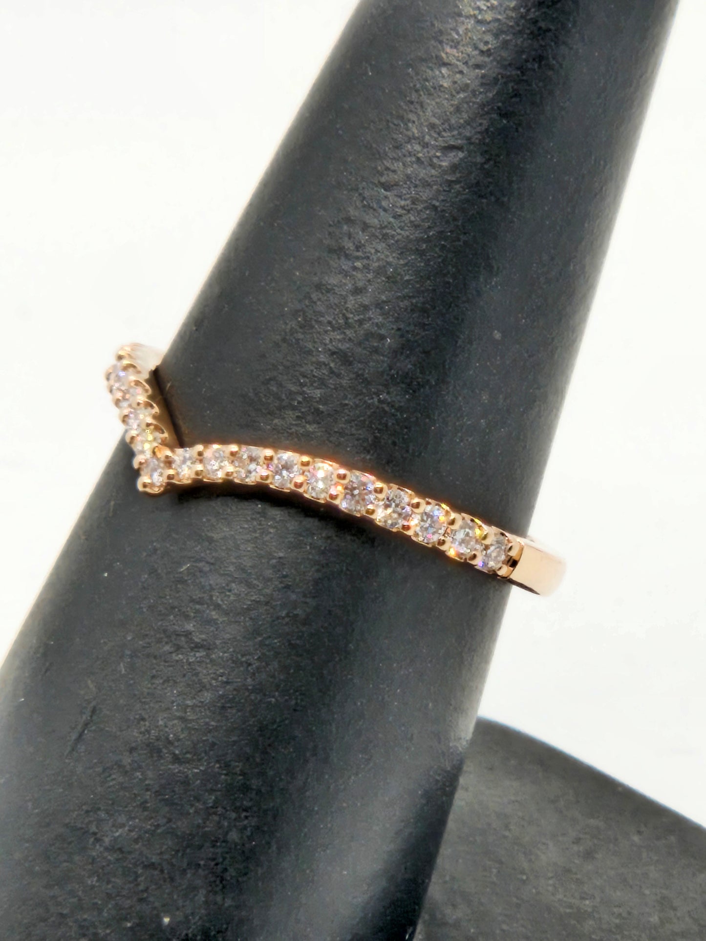 V SHAPE ANNV BD 14KT Rose gold, 21 diamonds- .26CTTW 1.90 GM