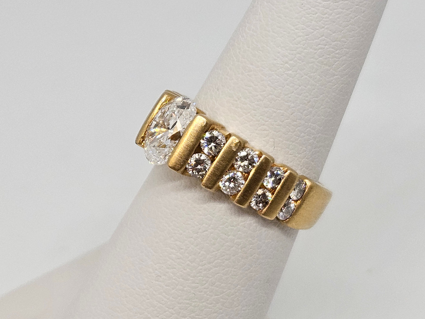 Oval Bar Set 1.74cttw .94CT Ctr F/VS2 18kYG 7.5g