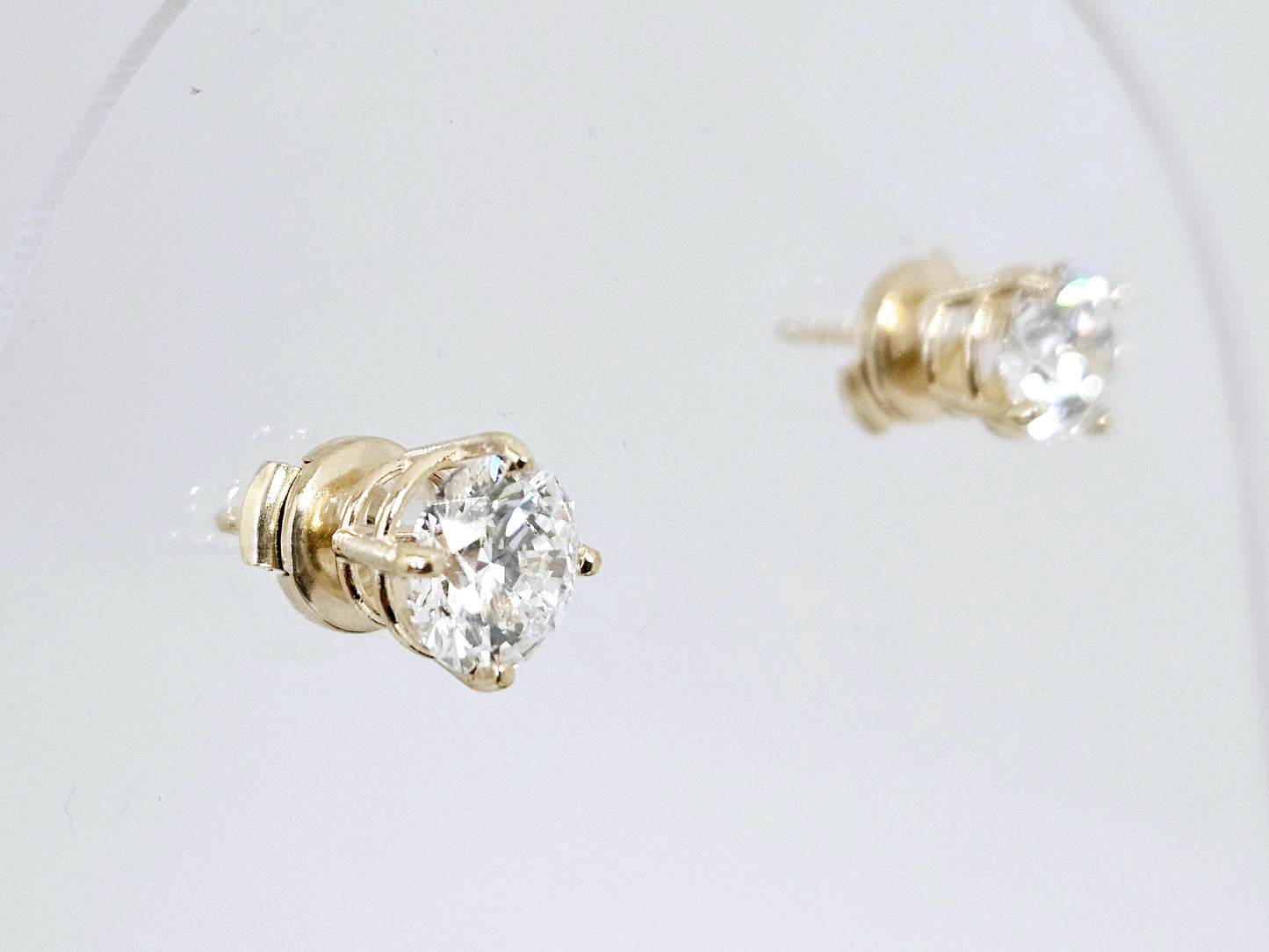 2.20cttw LG Dia Ear studs IGI D-E/vvs 14kyg W/ProteKtor