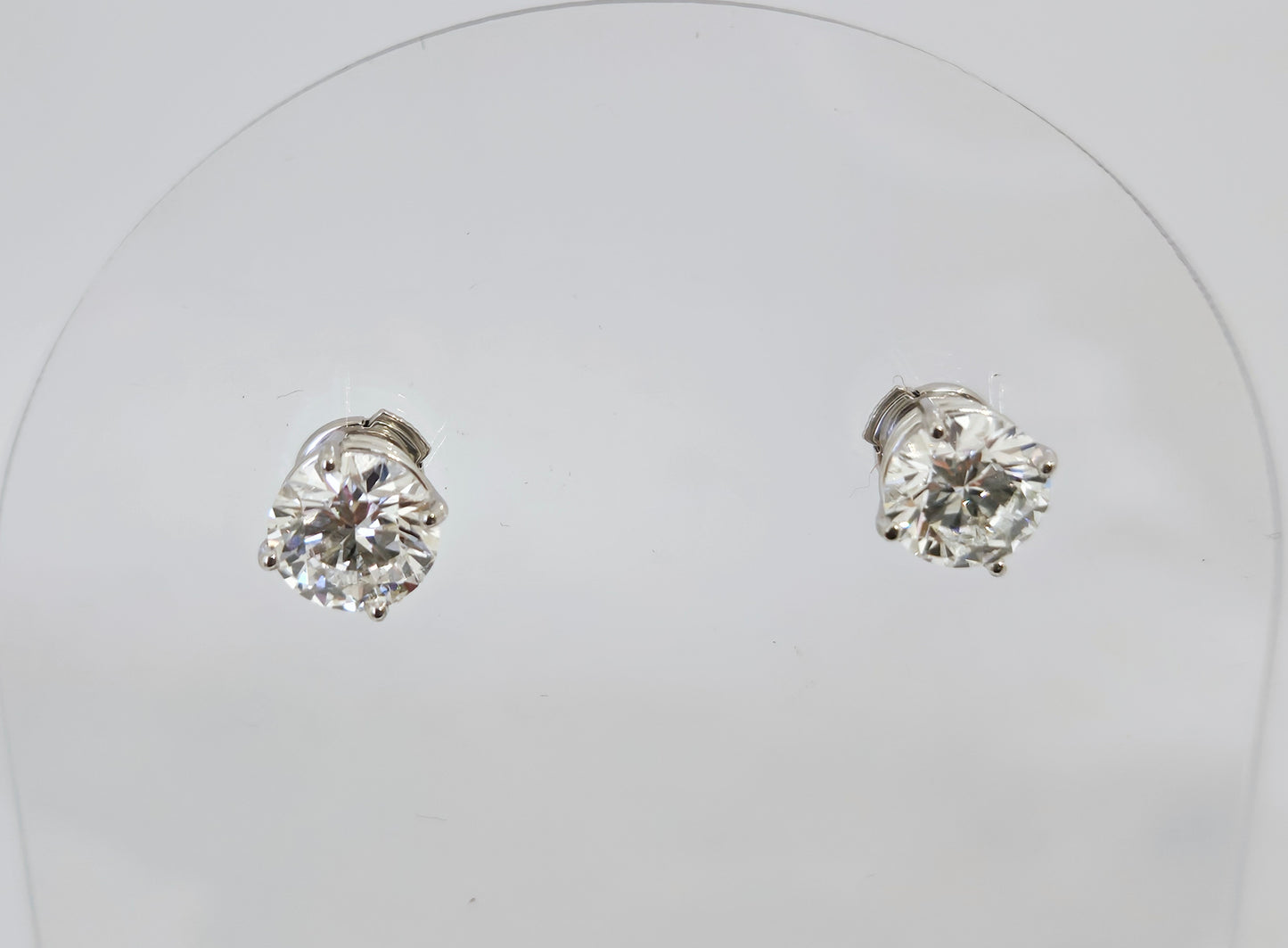 2.20cttw LG Dia Ear studs IGI D-E/vvs 14kwg W/Protektor