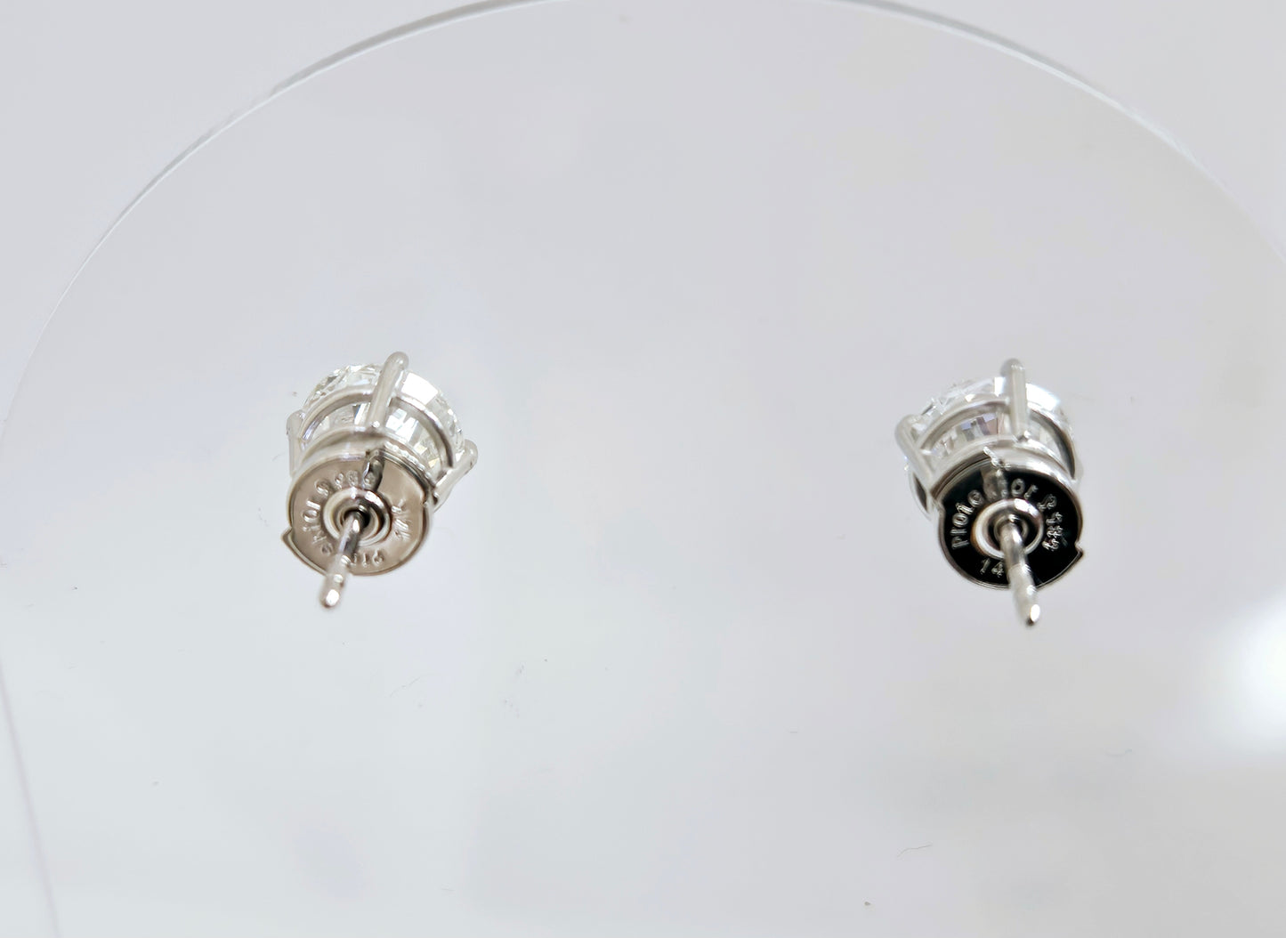 2.20cttw LG Dia Ear studs IGI D-E/vvs 14kwg W/Protektor