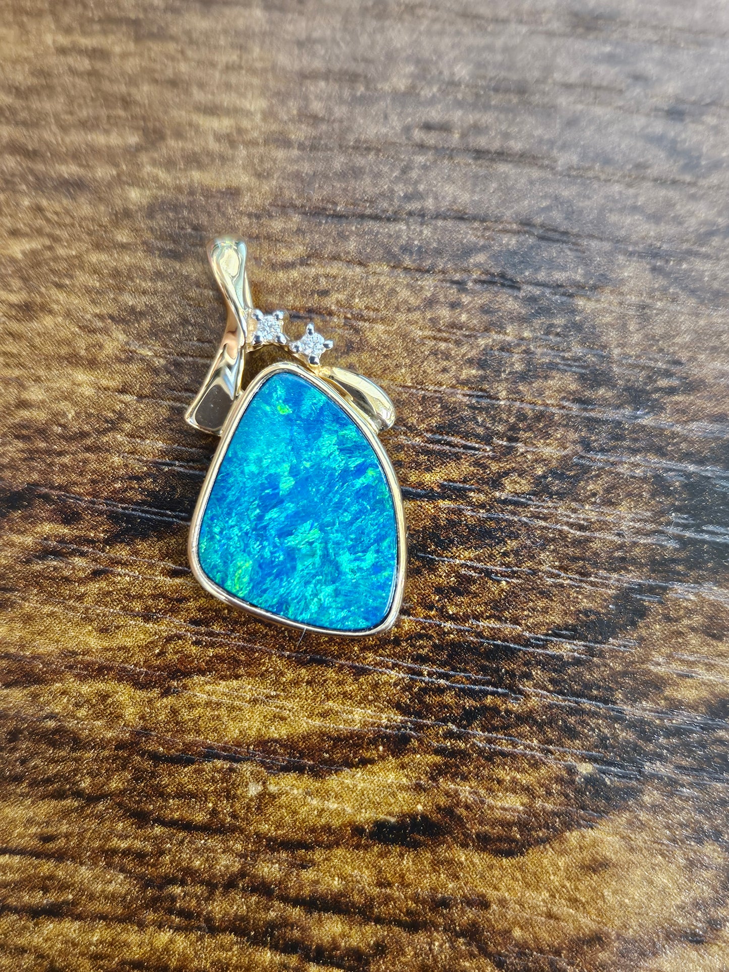 Opal Doublet/Dia 0.02cttw Pendant 14kyg