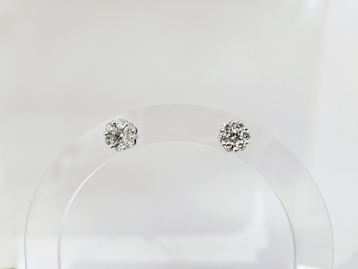Cluster Ear studs 1cttw 14kwg