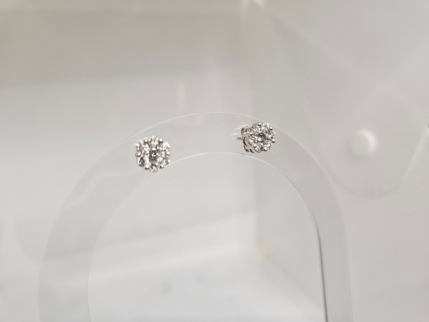 Cluster Ear studs 1cttw 14kwg