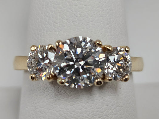 3Stn DIA 2.60TW 1.55ct Ctr IGI F/VS1 14KYG