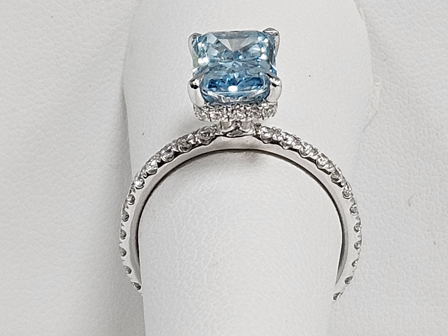 3cttw Blue Dia Eng Rg14kwg 2.36ct IGI Vivid Blue .65ct White Dia