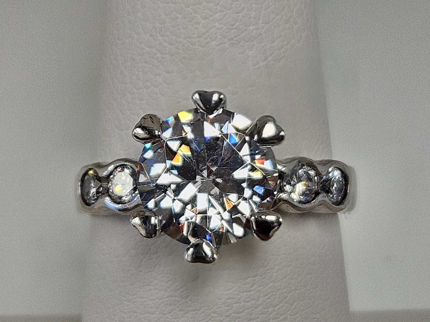 Sterling Silver CZ Round Ctr Stn Ring 6 side stn Sz7