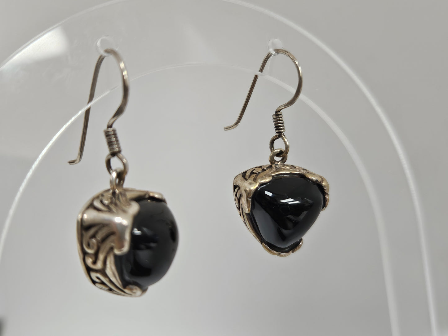 SS BLACK Stone Triangle Dangle