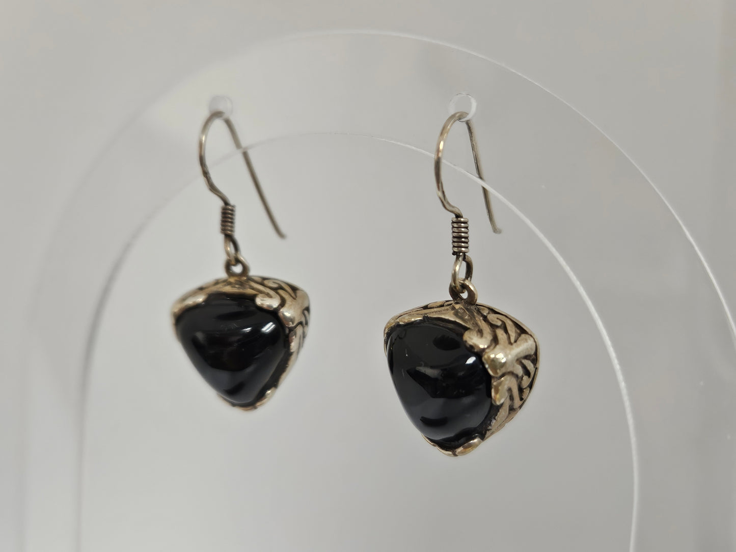 SS BLACK Stone Triangle Dangle