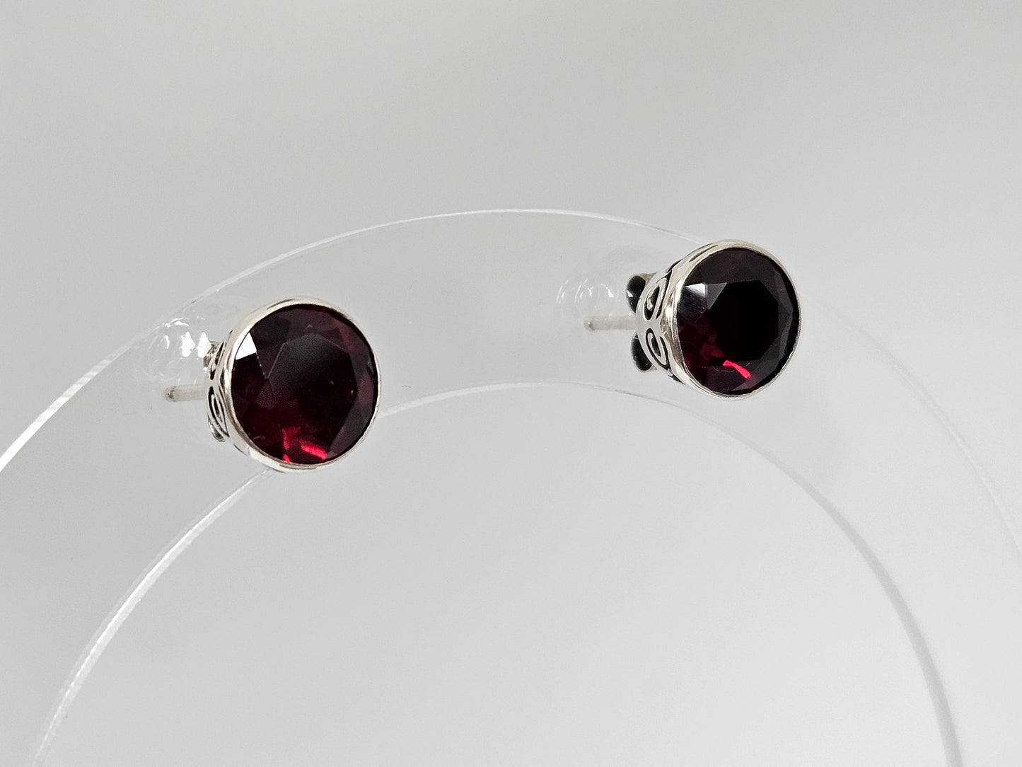 Sterling Silver /SYN GARNET Stud Earring