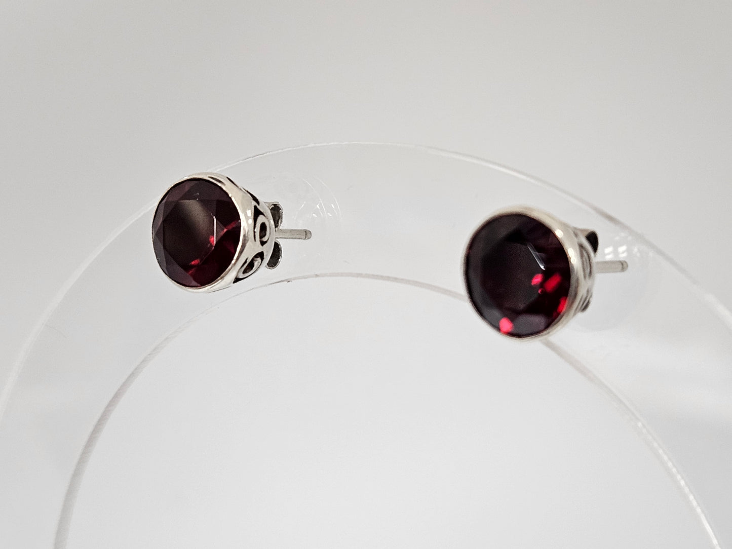 Sterling Silver /SYN GARNET Stud Earring