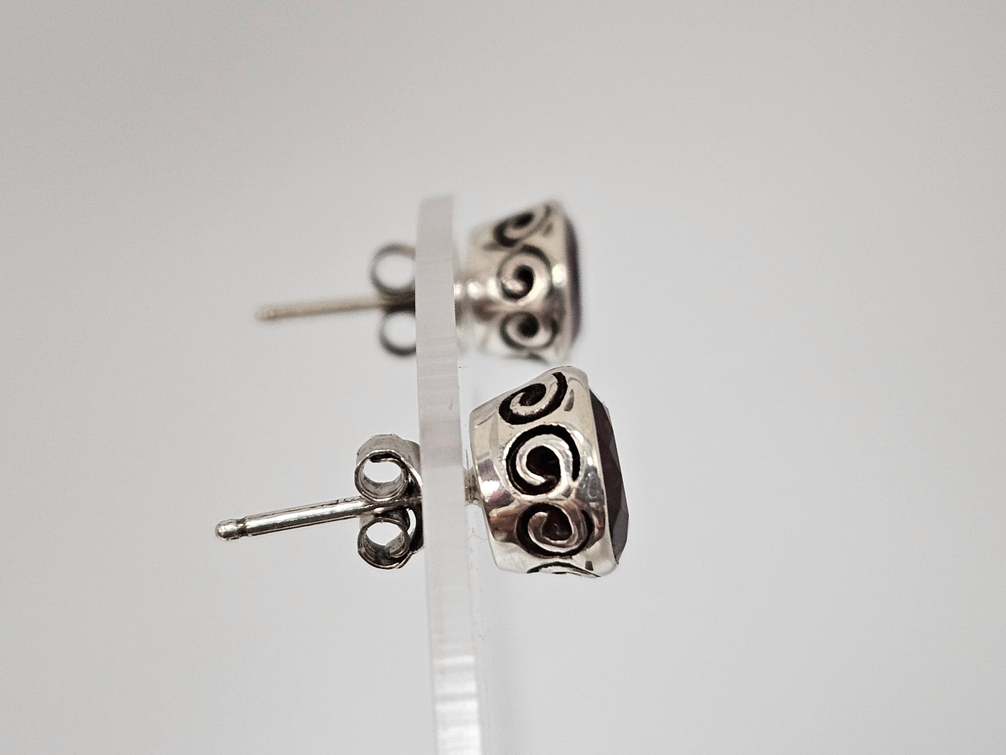 Sterling Silver /SYN GARNET Stud Earring