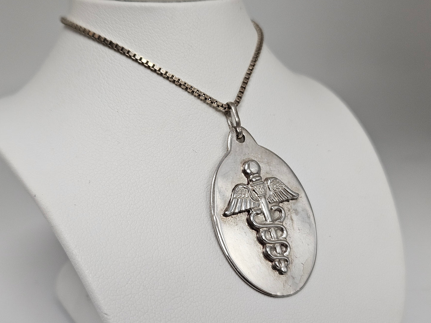 17" SS BOX CHAIN 1MM medic pendent