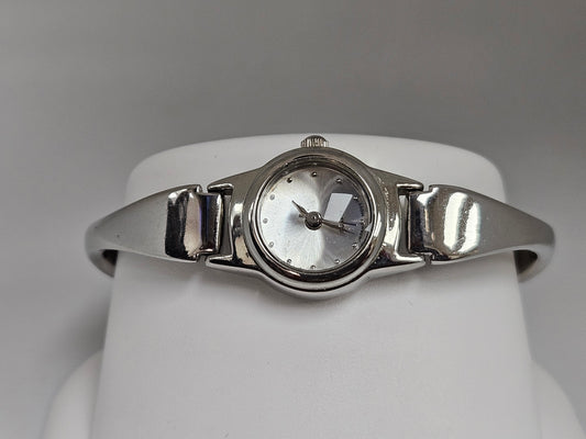 Ladies Round Face Watch link bracelet