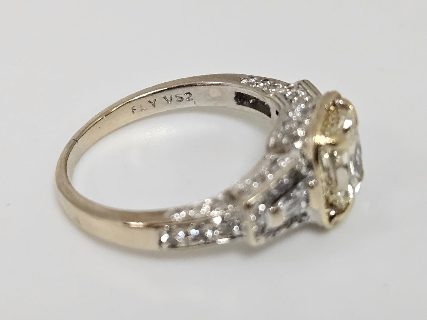 Canary Diamond Ring Set in 18k Two-Tone Gold