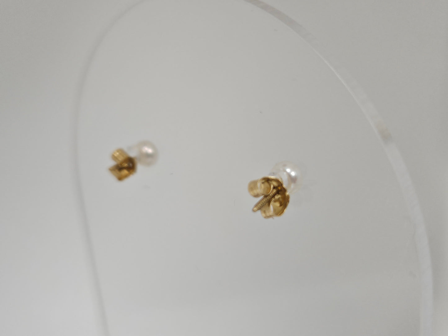 4MM PEARL STUDS 14KYG Baby Screw on Back