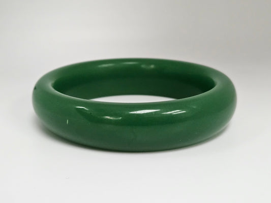 JADITE DYED BANGLE