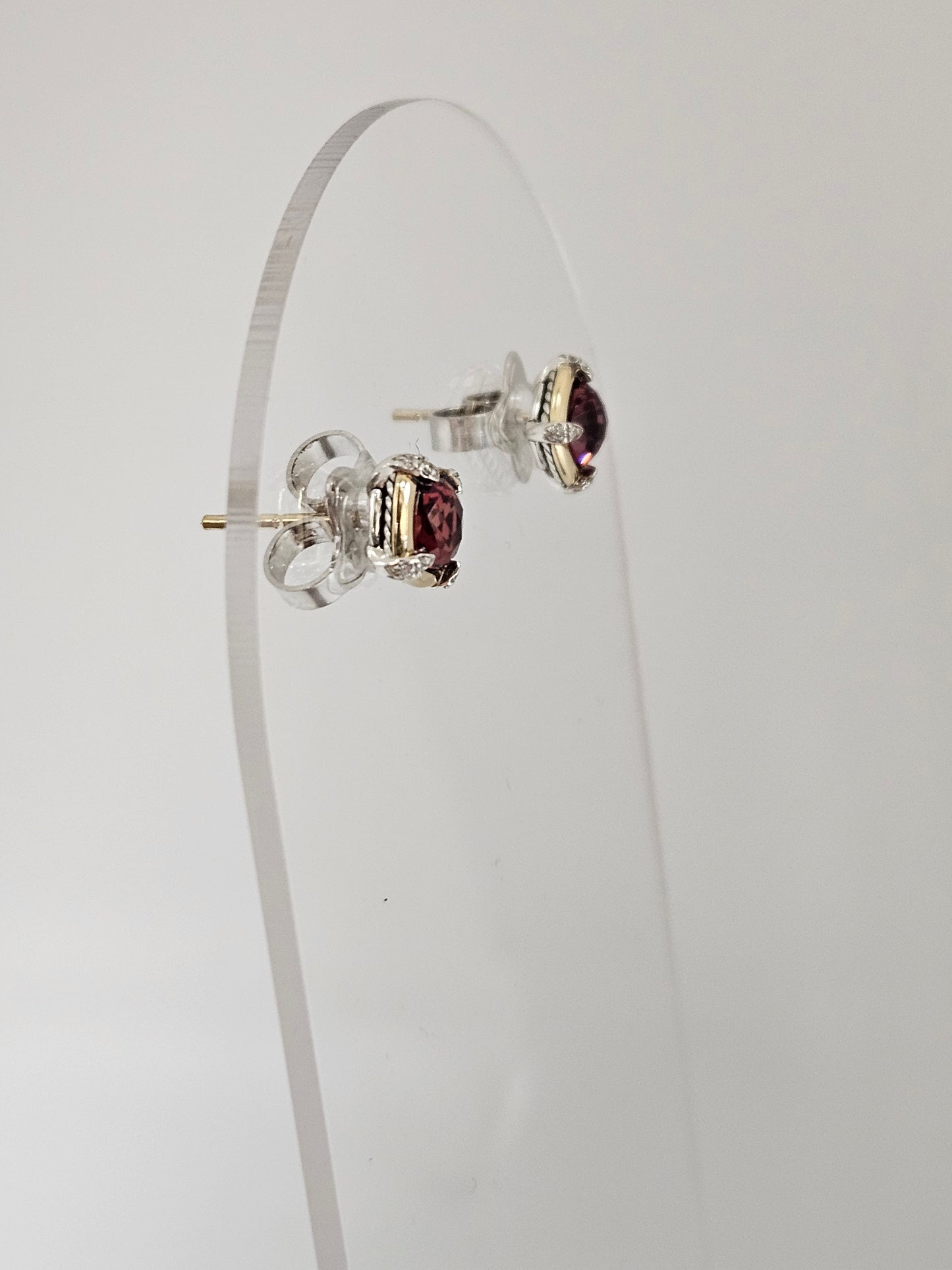 D Yurman SS 18kt 1.60ct Garnet/ .04 Dia Studs