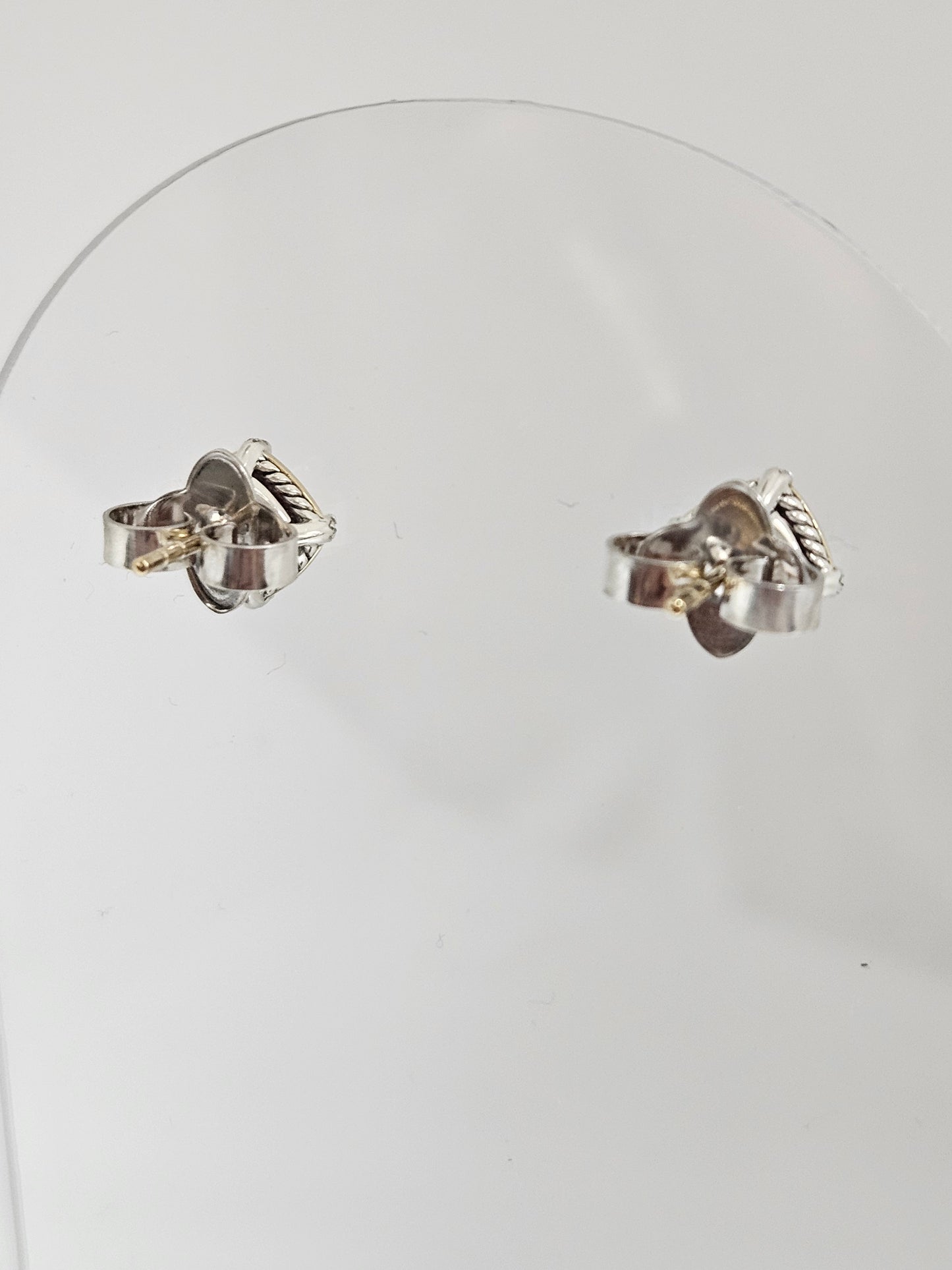 D Yurman SS 18kt 1.60ct Garnet/ .04 Dia Studs