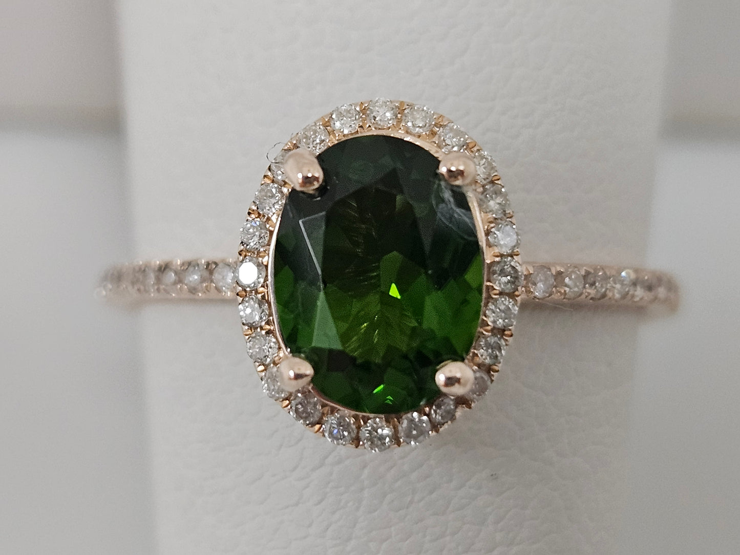 OV Chrome Diopside Halo Rg 1cttw CNT .25cttw 14KRG 2.6g SZ7