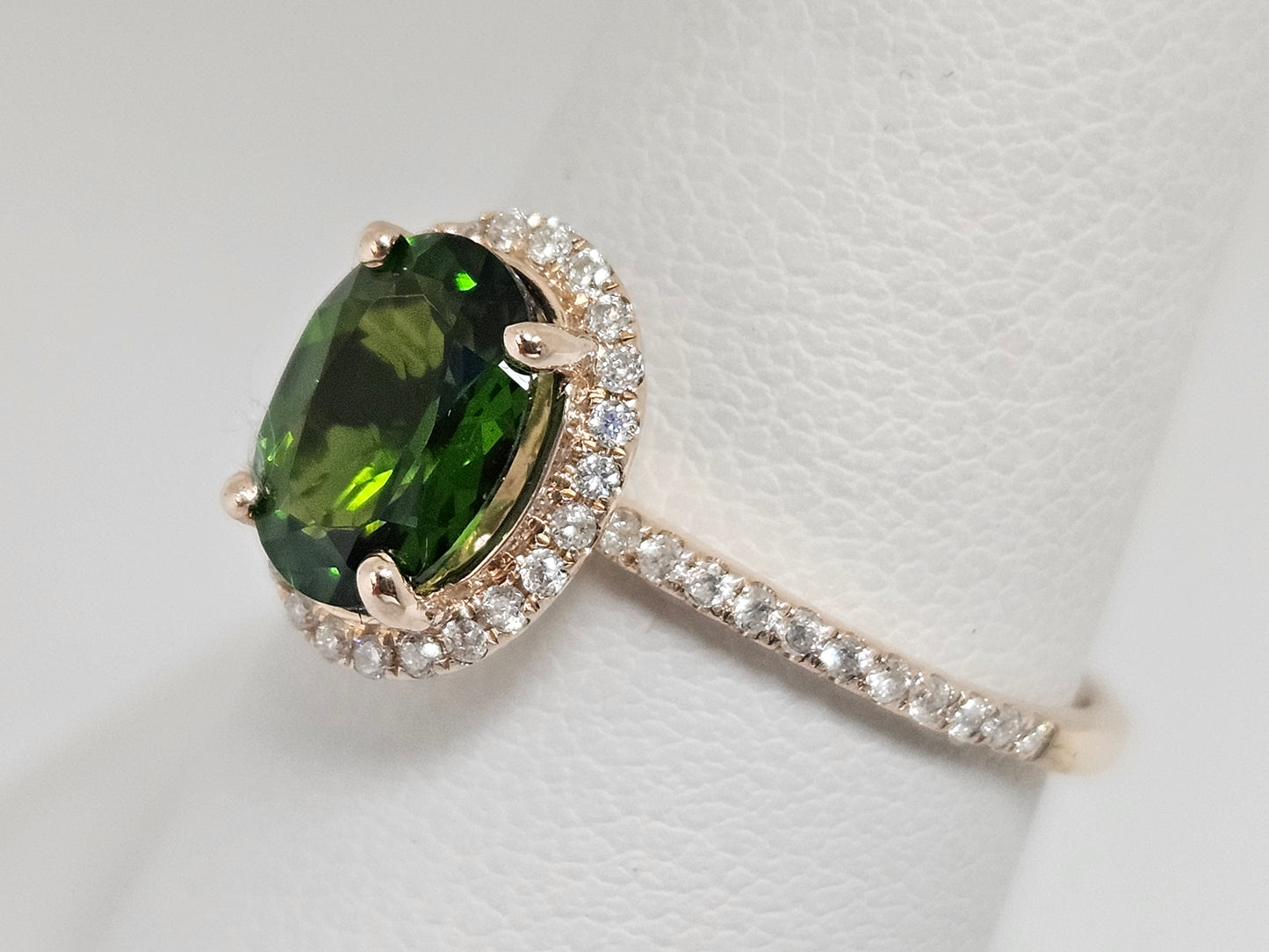 OV Chrome Diopside Halo Rg 1cttw CNT .25cttw 14KRG 2.6g SZ7