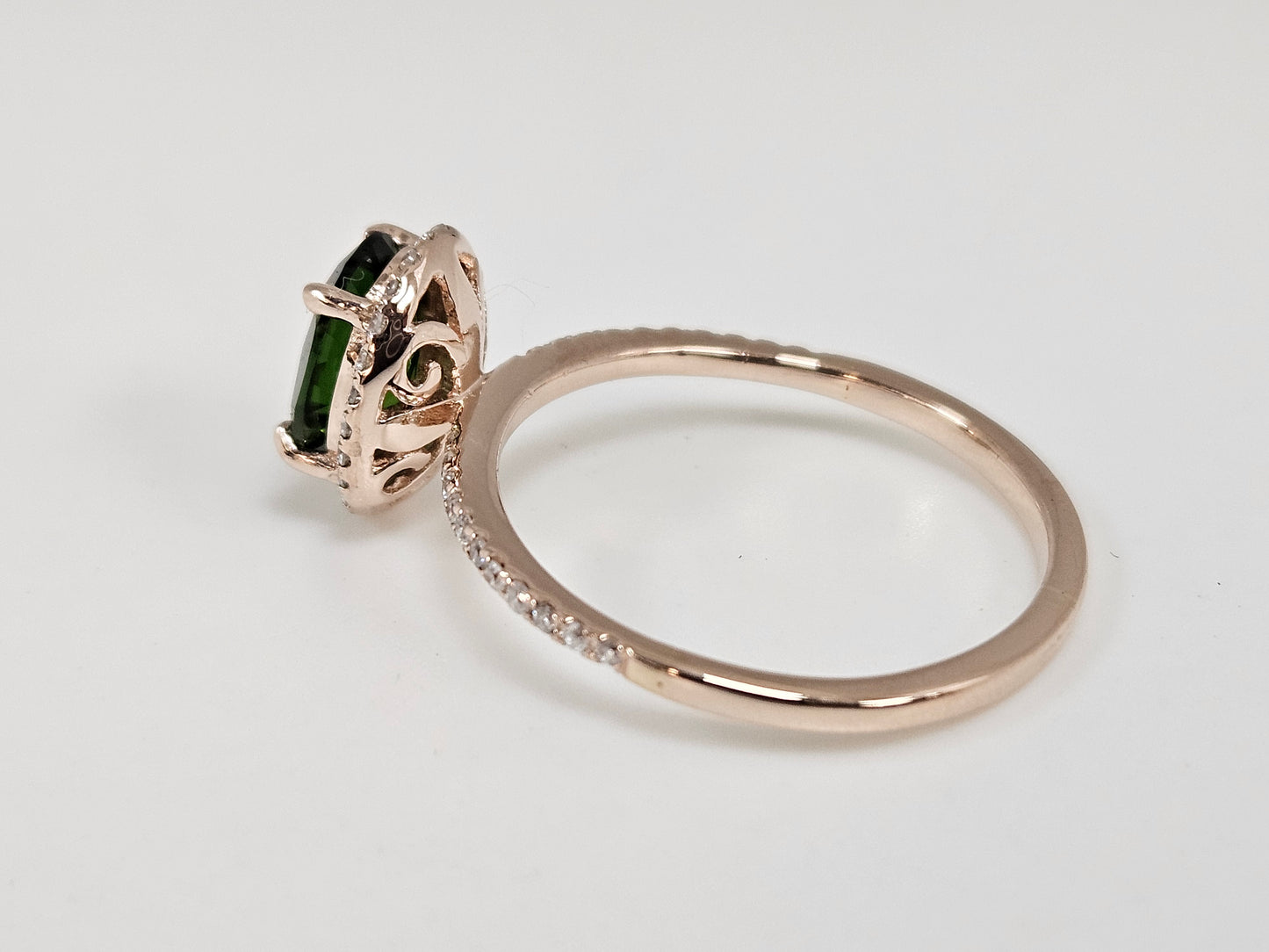 OV Chrome Diopside Halo Rg 1cttw CNT .25cttw 14KRG 2.6g SZ7