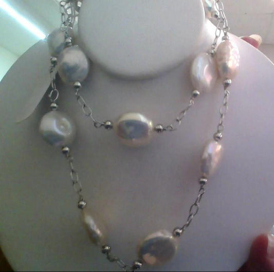 WHITE COIN PEARL NECK 18" SS CHAIN