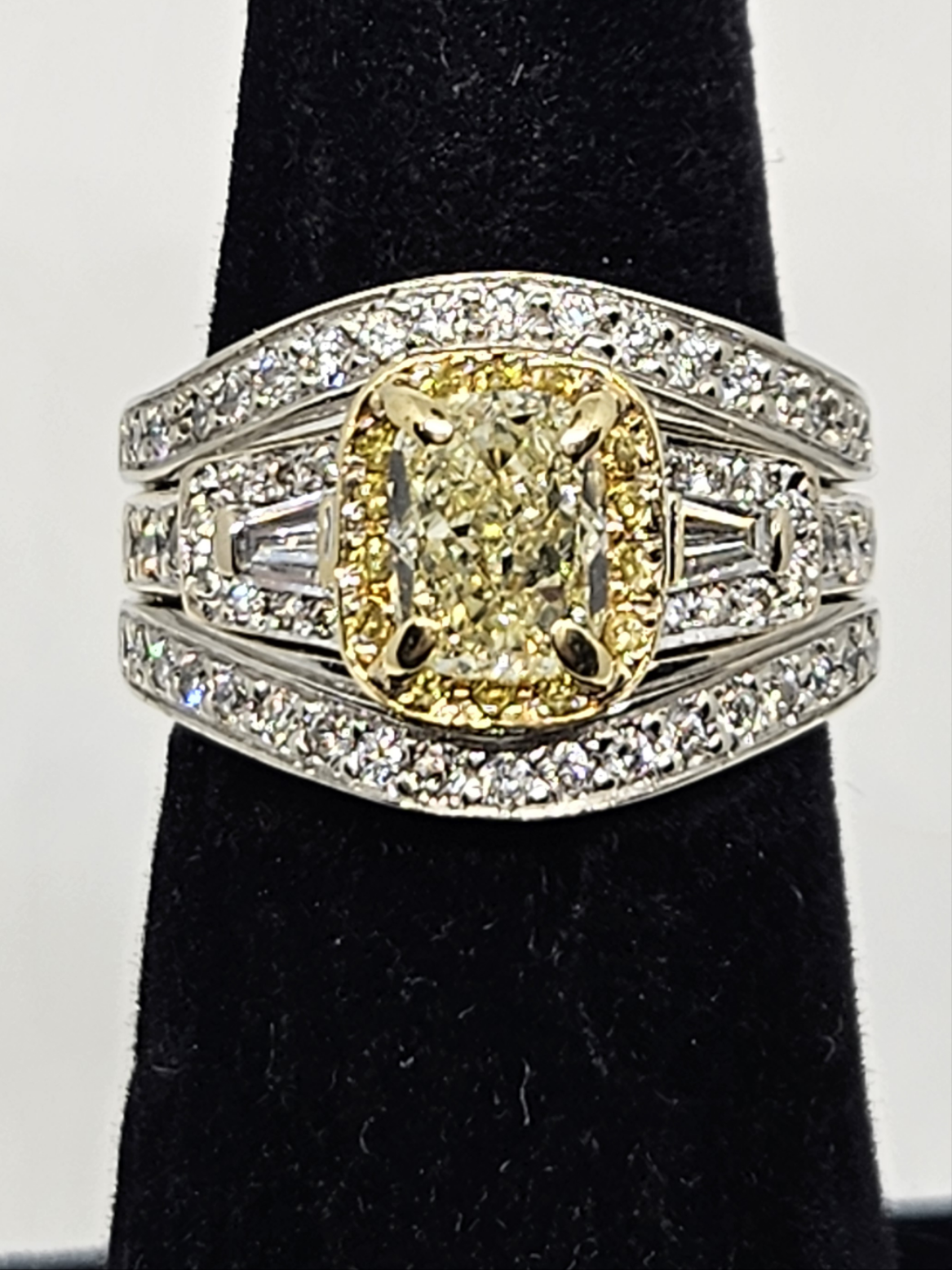 Canary Diamond Ring Set in 18k Two-Tone Gold