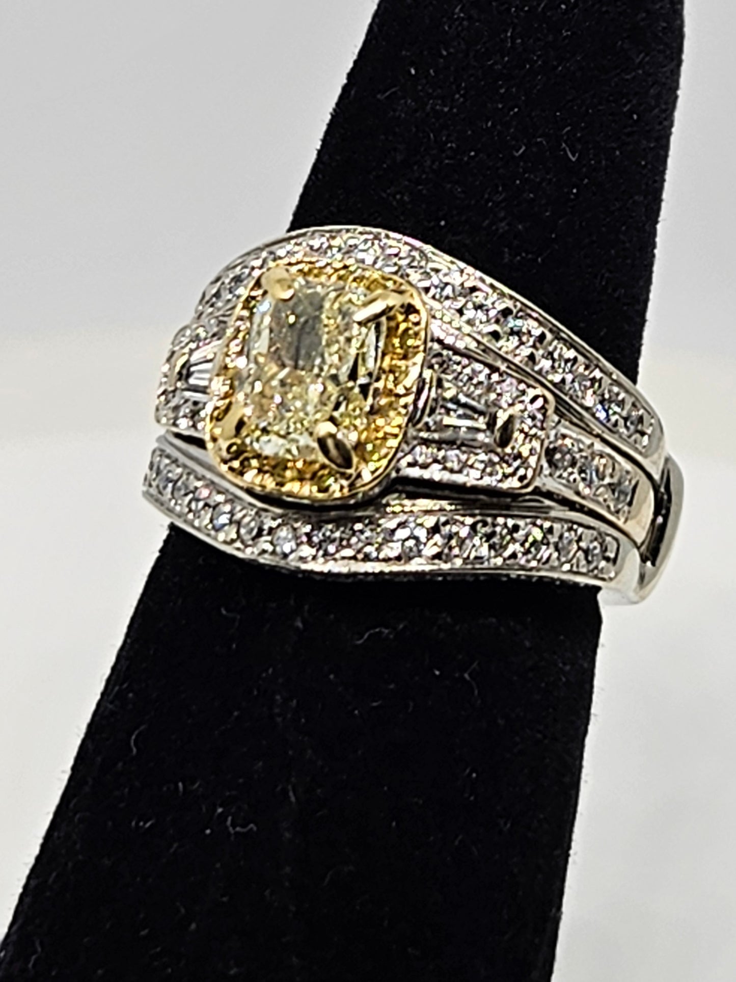 Canary Diamond Ring Set in 18k Two-Tone Gold