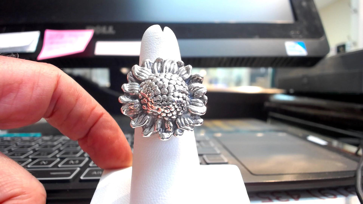 SS LARGE  DAISY RING
