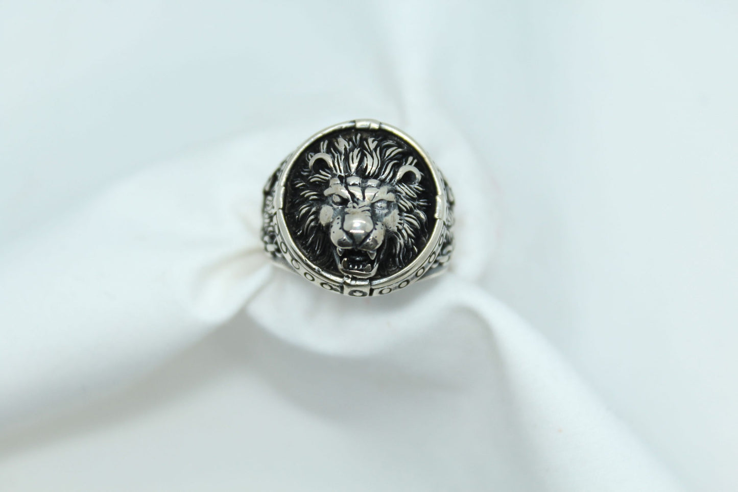 Sterling Silver Lions Head Men's Ring