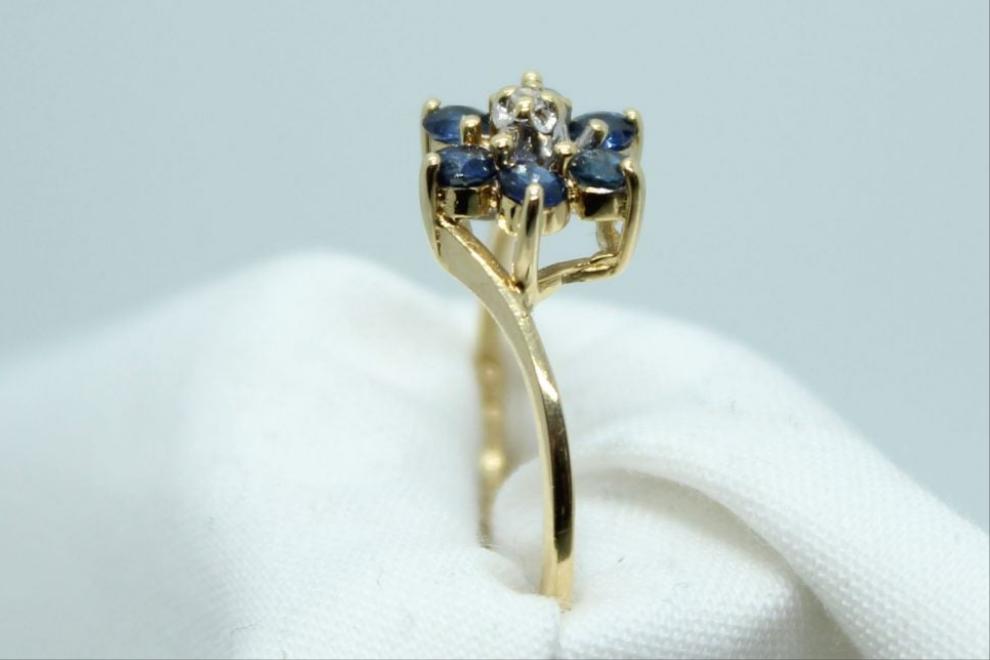 Sapphire Flower ring,  .01CT DIA 14K YG Ladies Flower Ring