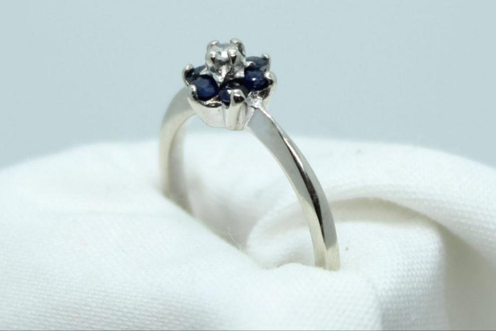 Sapphire/Diamond Flower Ring, .20CT SAPH .03CT DIA 10KT, white gold