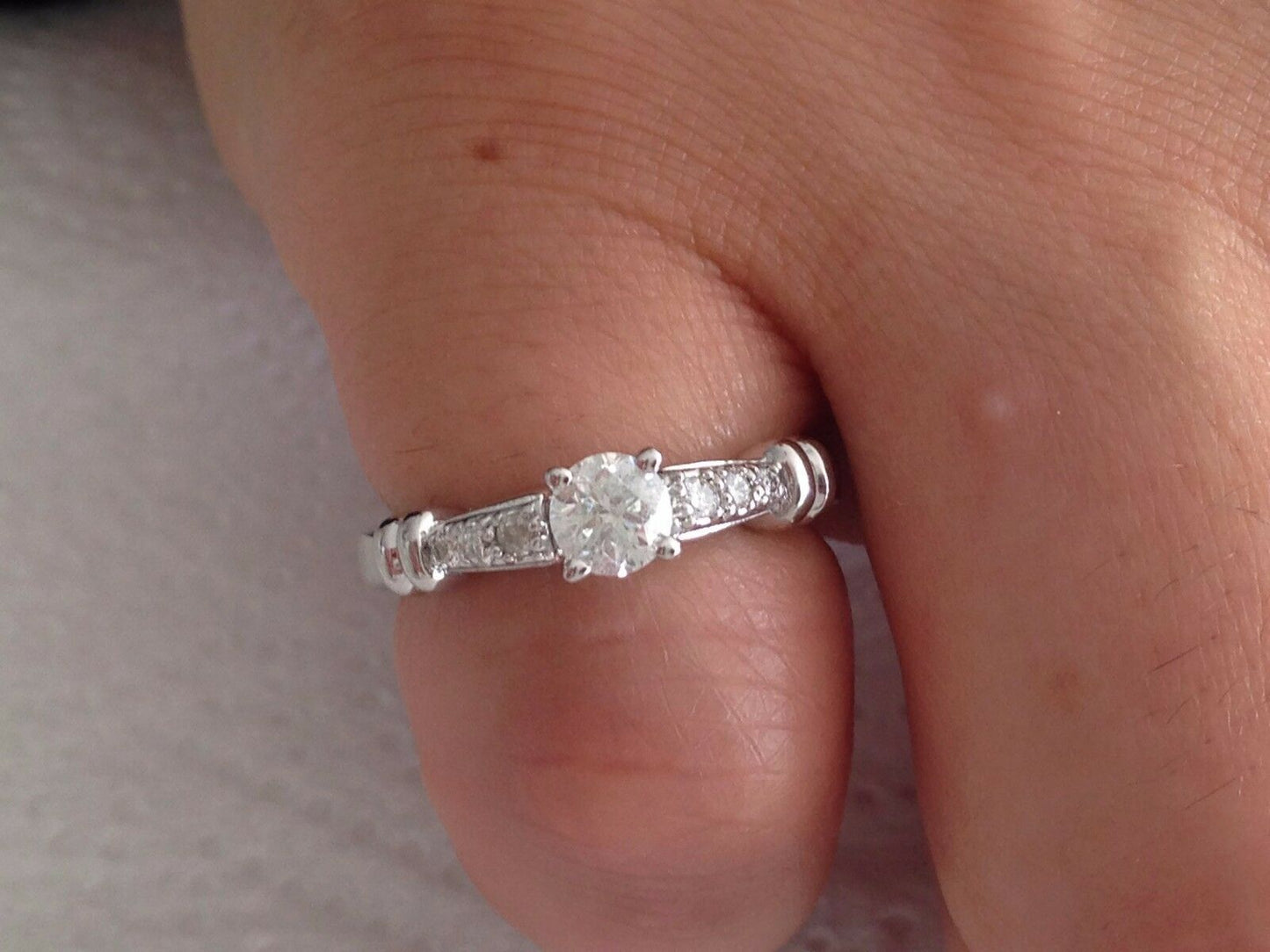 0.75 ct ROUND CUT diamond engagement Ring 14k WHITE GOLD