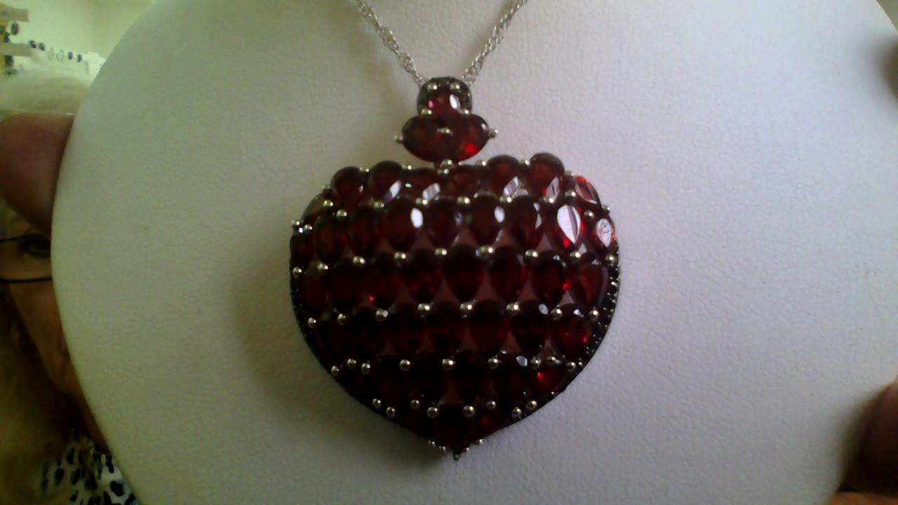 GARNET AND BLK SPINEL SS HEART PENDANT W/SS CHAIN